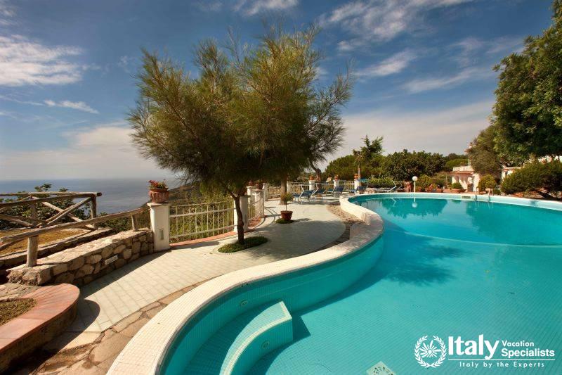 Swimming pool in Villa Mafalda