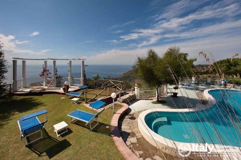 Overview of swimming pool in Villa Mafalda