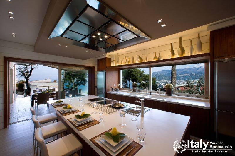 Dinning room in Villa Moyria