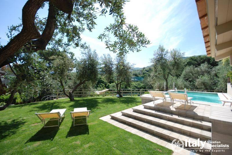 Swimming pool in Villa Moyria