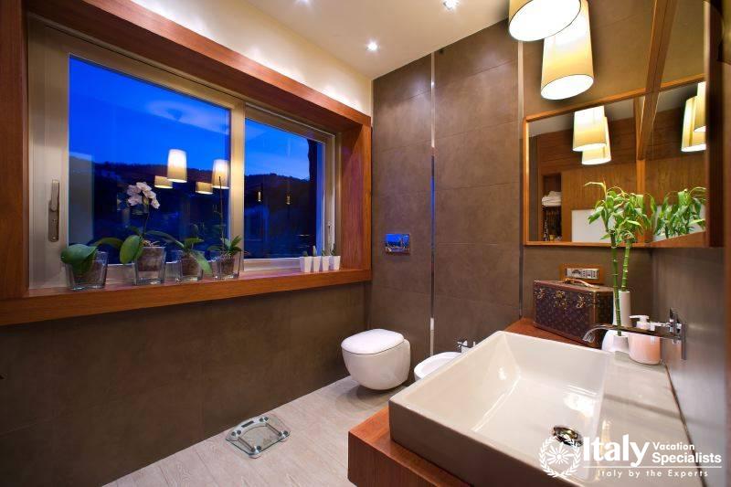 Excellent bathroom in Villa Moyria