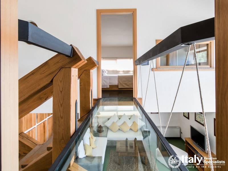 Mirror-bridge in Villa Piera