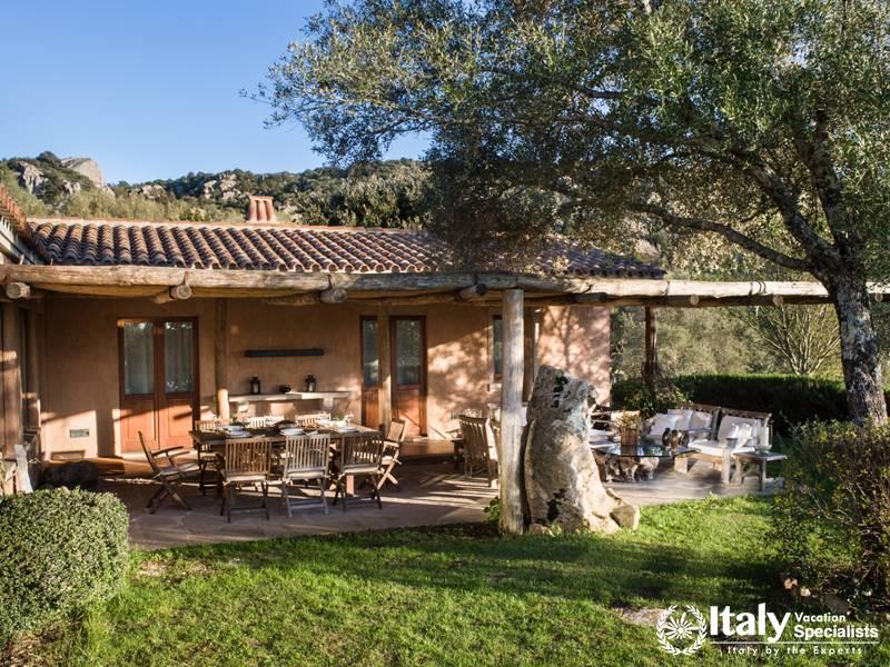 Sitting area in the garden of Villa Piera