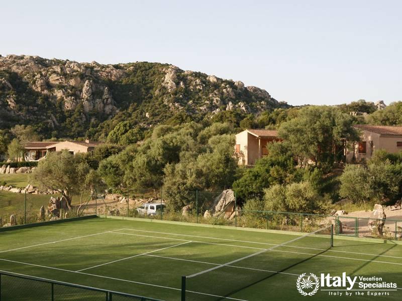 Tennis court in Villa Piera
