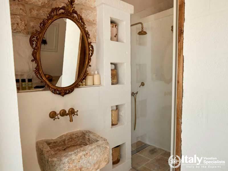 Excellent bathroom in Villa Bianca
