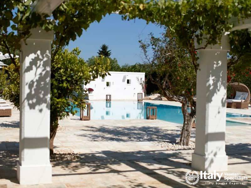 Outdoor swimming pool in Villa Bianca