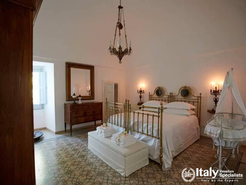 Outstanding villa for 12 in Italy