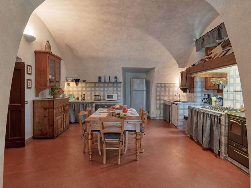 Outstanding kitchen style in Villa La Canonica di Cortine