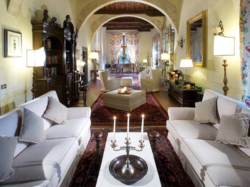 Amazing sitting area in Villa La Canonica di Cortine