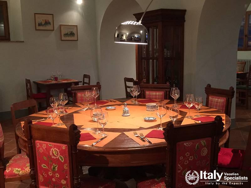 Dinning table in Farm Le Pietre Vive di Montaperti