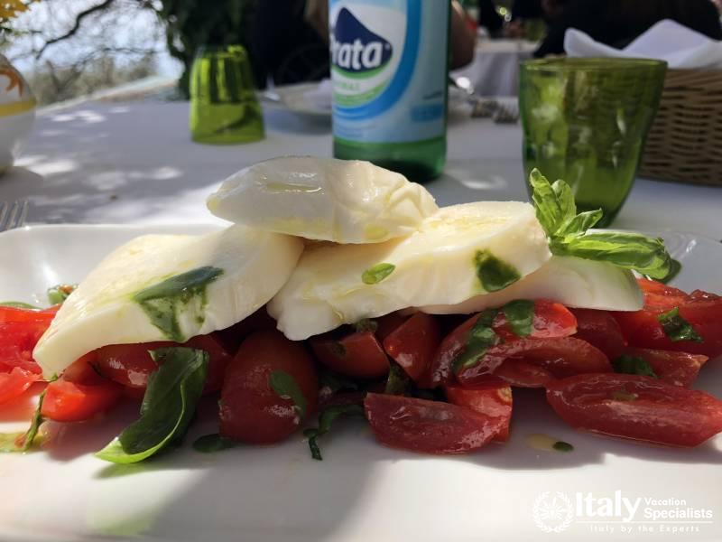 Experience the Freshest Flavours and Local Ingredients at or Sorrento Farm Cooking Shool