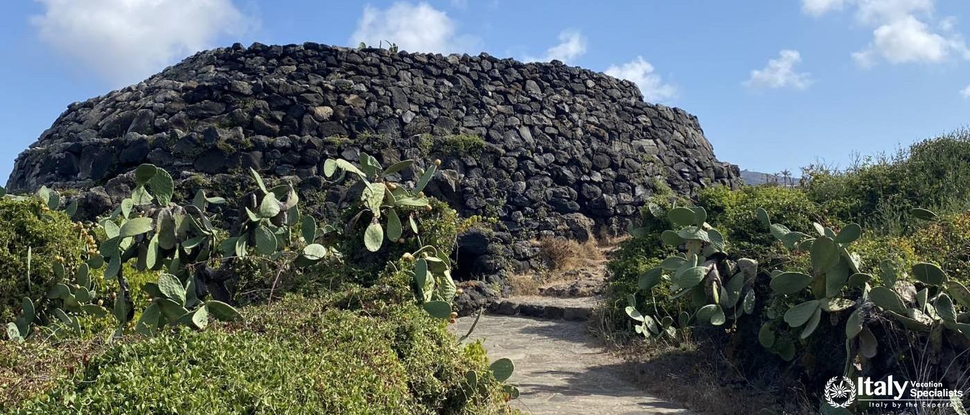 Guided Tours of I Sesi Archeological Park, Pantelleria Island 